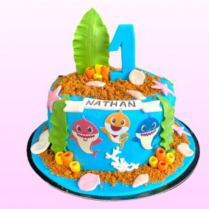 Baby Shark taart model 1